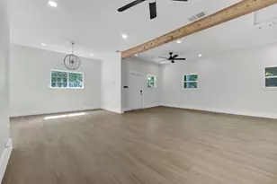 1237 E Terrell Ave, Fort Worth, TX 76104 - Photo 4