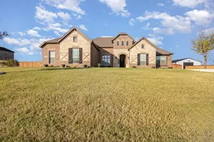 351 Evening Fire Dr, Waxahachie, TX 75167 - Photo 2