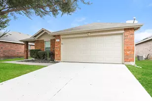 1132 Boxwood Dr, Crowley, TX 76036 - Photo 2