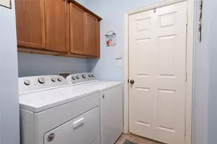 2812 Greenway Dr, Burleson, TX 76028 - Photo 32