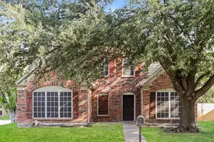 2716 Hemingway Dr, Grand Prairie, TX 75052 - Photo 1