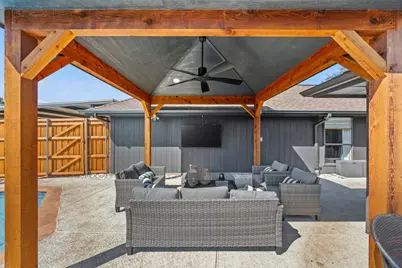 1940 Clearwater Trail, Carrollton, TX 75010 - Photo 22