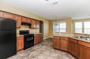 229 Kennedy Dr, Crowley, TX 76036 - Photo 8