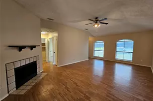 211 Cole St, Garland, TX 75040 - Photo 10