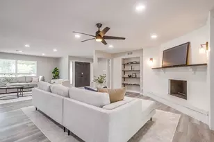 2536 Daisy Ln, Fort Worth, TX 76111 - Photo 10