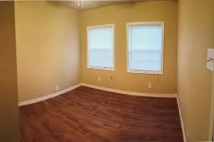 2112 W Bond St, Denison, TX 75020 - Photo 6