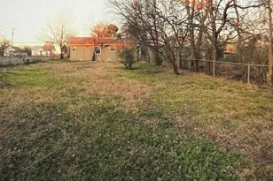 2112 W Bond St, Denison, TX 75020 - Photo 14