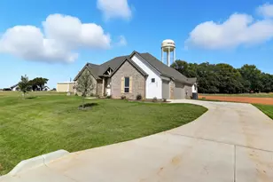 1005 Ronnie Ct, Springtown, TX 76082 - Photo 4