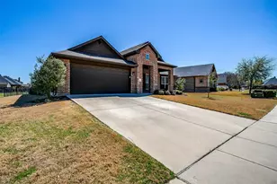 1023 Saint Andrews Dr, Burleson, TX 76028 - Photo 2