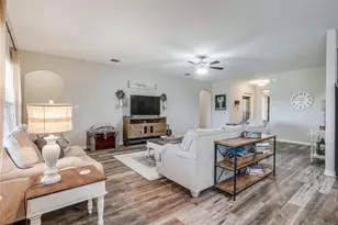 1023 Saint Andrews Dr, Burleson, TX 76028 - Photo 10