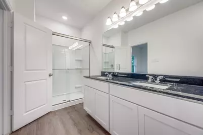 412 E 7th Street #2, Bonham, TX 75418 - Photo 8