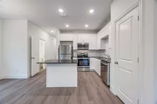 412 E 7th St, Bonham, TX 75418 - Photo 4