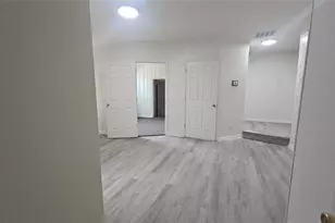 1015 S Welch Street S, Denton, TX 76201 - Photo 2