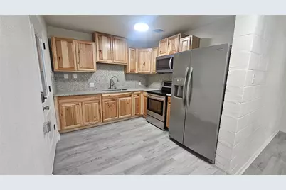 1015 S Welch Street S #A, Denton, TX 76201 - Photo 14