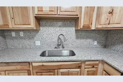 1015 S Welch Street S #A, Denton, TX 76201 - Photo 16