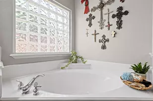 1505 Leaning Oak Ln, Cleburne, TX 76033 - Photo 22