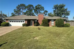 22 Haven Cir, Denison, TX 75020 - Photo 1