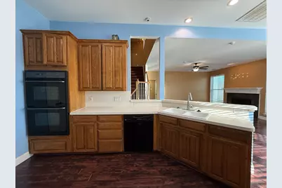 117 Hanover Street, Grand Prairie, TX 75052 - Photo 6