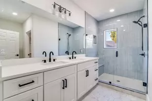 718 Grandview Ave, Dallas, TX 75223 - Photo 22