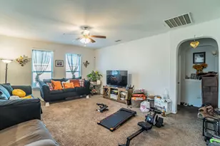 1808 Creekwood Dr, Cleburne, TX 76033 - Photo 4