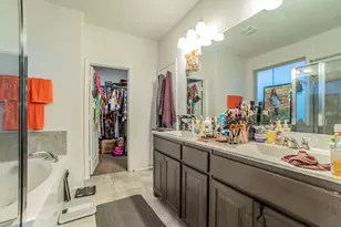 1808 Creekwood Dr, Cleburne, TX 76033 - Photo 10