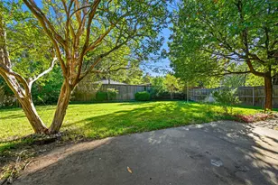 117 Oakhaven Dr, Grand Prairie, TX 75050 - Photo 24