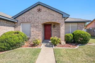 602 McAnear St, Cleburne, TX 76033 - Photo 4