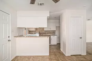 602 McAnear St, Cleburne, TX 76033 - Photo 10