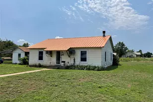 521 N 5th St, Crowell, TX 79227 - Photo 2