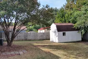 913 Irwin Dr, Hurst, TX 76053 - Photo 8