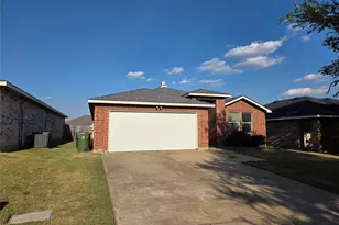 8409 Cotton Valley Ln, Arlington, TX 76002 - Photo 2