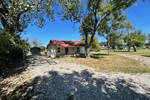 239 Ranch Rd, Joshua, TX 76058 - Photo 2