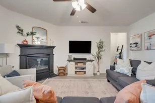 10613 Ponderosa Trl, Aubrey, TX 76227 - Photo 12