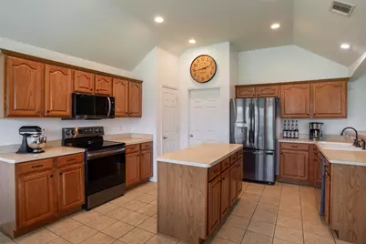 1109 Linden Drive, Burleson, TX 76028 - Photo 10