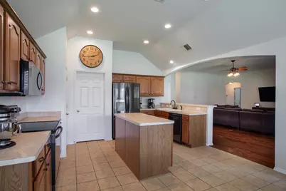 1109 Linden Drive, Burleson, TX 76028 - Photo 6