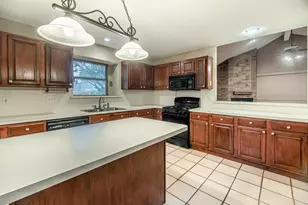 7022 Escondido Dr, Arlington, TX 76016 - Photo 8