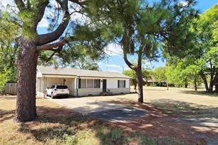 525 Maple St, Commerce, TX 75428 - Photo 4