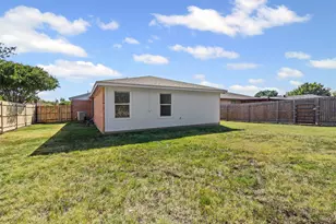 857 McCully St, White Settlement, TX 76108 - Photo 18