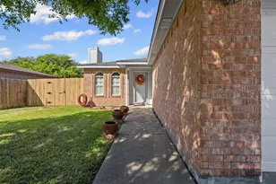 857 McCully St, White Settlement, TX 76108 - Photo 2