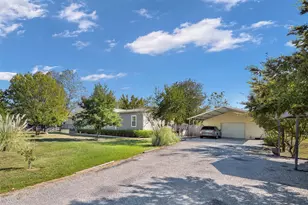 2466 Baywood Dr, Wills Point, TX 75169 - Photo 2