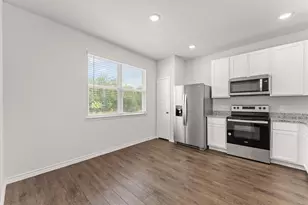 5672 Shore Point Trl, Fort Worth, TX 76119 - Photo 10