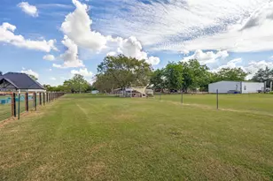 9591 Dripping Springs Rd, Denison, TX 75021 - Photo 20