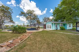 9591 Dripping Springs Rd, Denison, TX 75021 - Photo 14