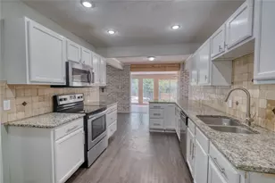 7540 Monterrey Dr, Fort Worth, TX 76112 - Photo 10