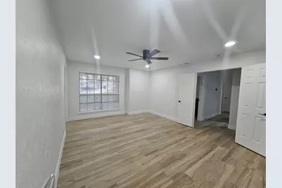 2709 Heather Glen Court, Carrollton, TX 75006 - Photo 12