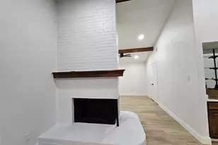 2709 Heather Glen Ct, Carrollton, TX 75006 - Photo 4