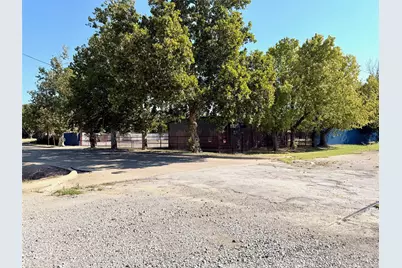 614 N Crockett Street, Granbury, TX 76048 - Photo 12