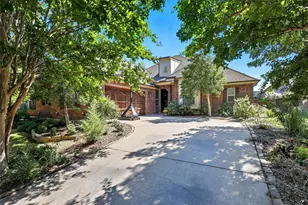 109 Diablo Dr, Burleson, TX 76028 - Photo 2