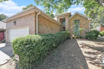 5924 Canberra Lane, Arlington, TX 76017 - Photo 1