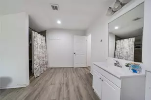 702 W 7th St, Bonham, TX 75418 - Photo 20